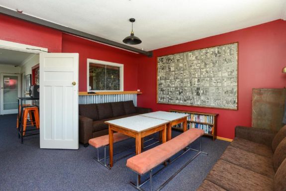 Comfortable backpacking accommodation in Hastings